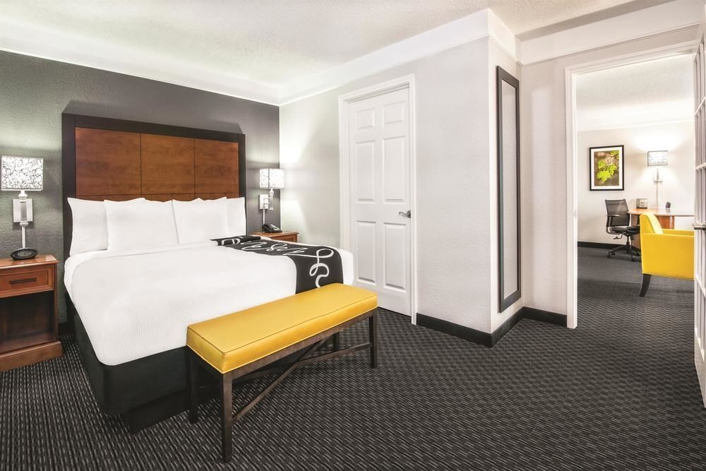 La Quinta Inn & Suites By Wyndham San Antonio Riverwalk Eksteriør bilde